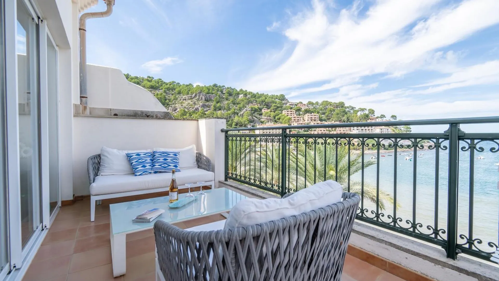 Beachfront Apartment Port De Soller Spain