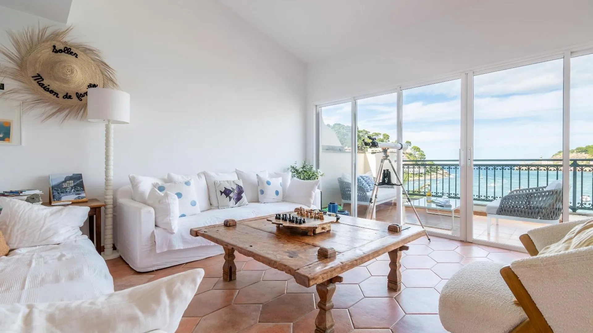 Beachfront Apartment Port De Soller location